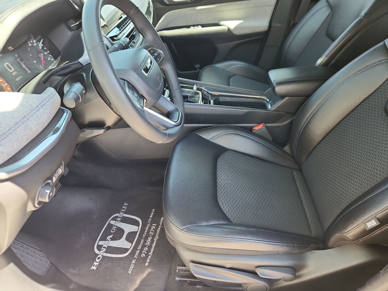 Used 2025 Jeep Compass Latitude AWD/4WD image 10