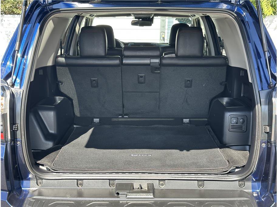 Used 2020 Toyota 4Runner Venture w/ Moonroof Package AWD/4WD image 29