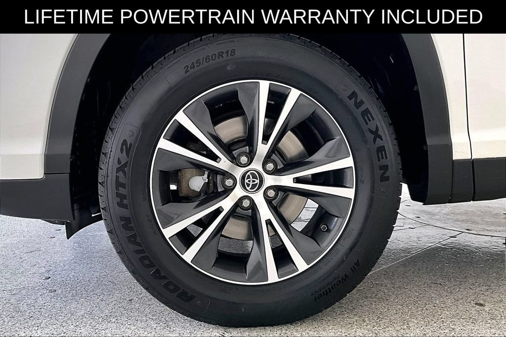 Used 2019 Toyota Highlander LE FWD image 12