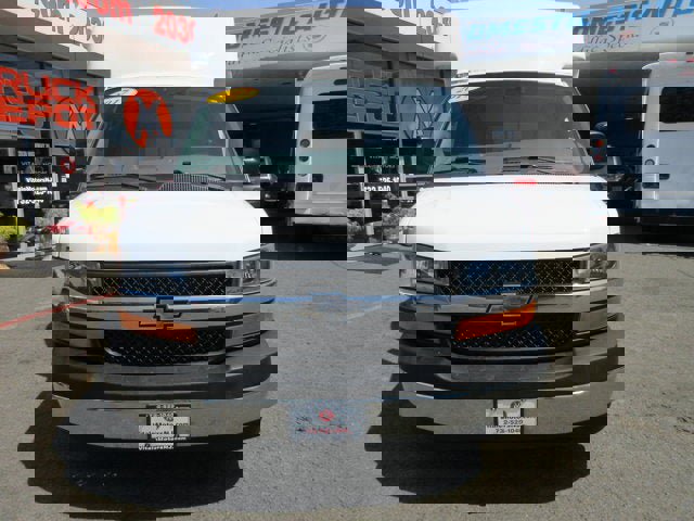 Used 2017 Chevrolet Express 3500 image 30
