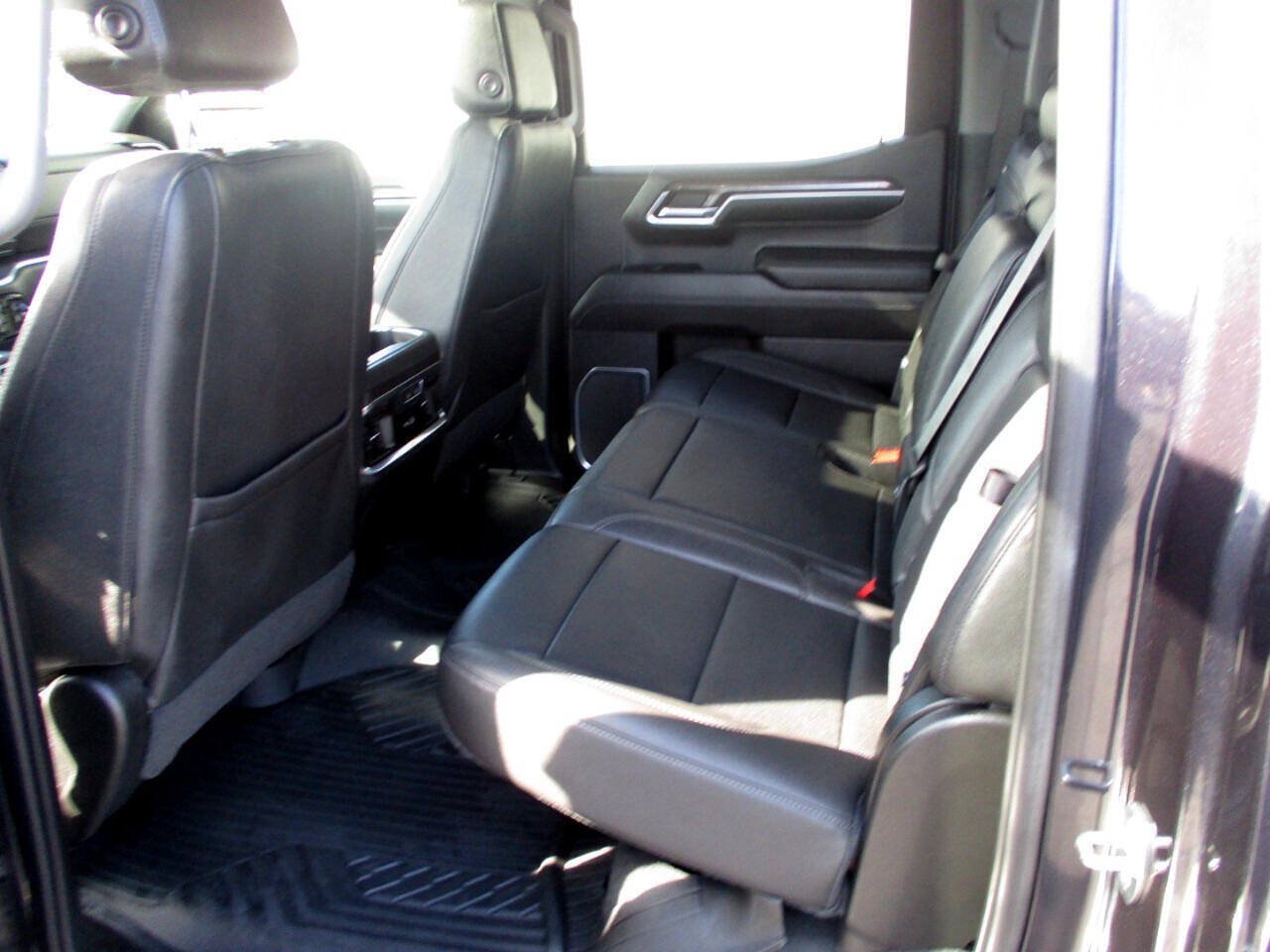 Used 2023 Chevrolet Silverado 1500 LTZ w/ LTZ Premium Package AWD/4WD image 11