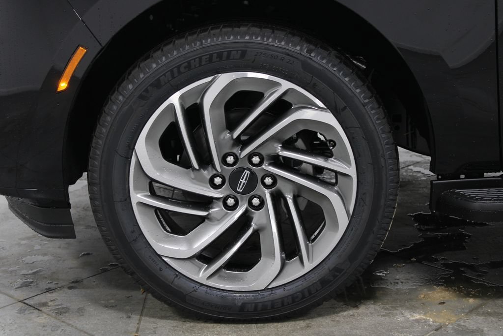 New 2026 Lincoln Navigator L Premier AWD/4WD image 20