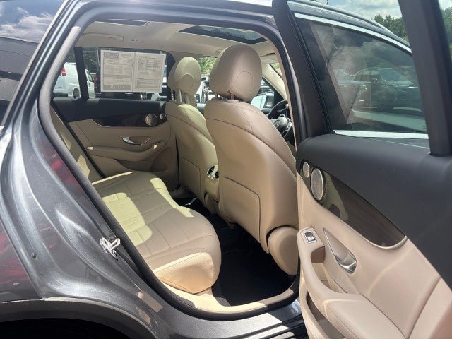 Used 2021 Mercedes-Benz GLC 300 4MATIC image 44