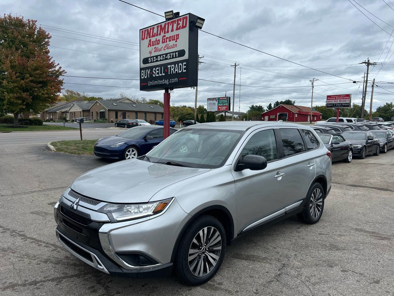 Used 2020 Mitsubishi Outlander ES image 1