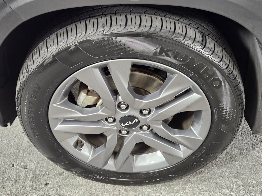 Used 2022 Kia Seltos S FWD image 14