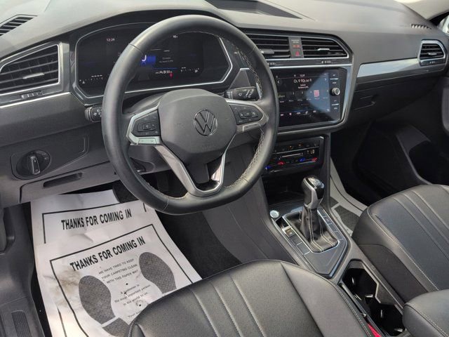 Used 2024 Volkswagen Tiguan SE image 15