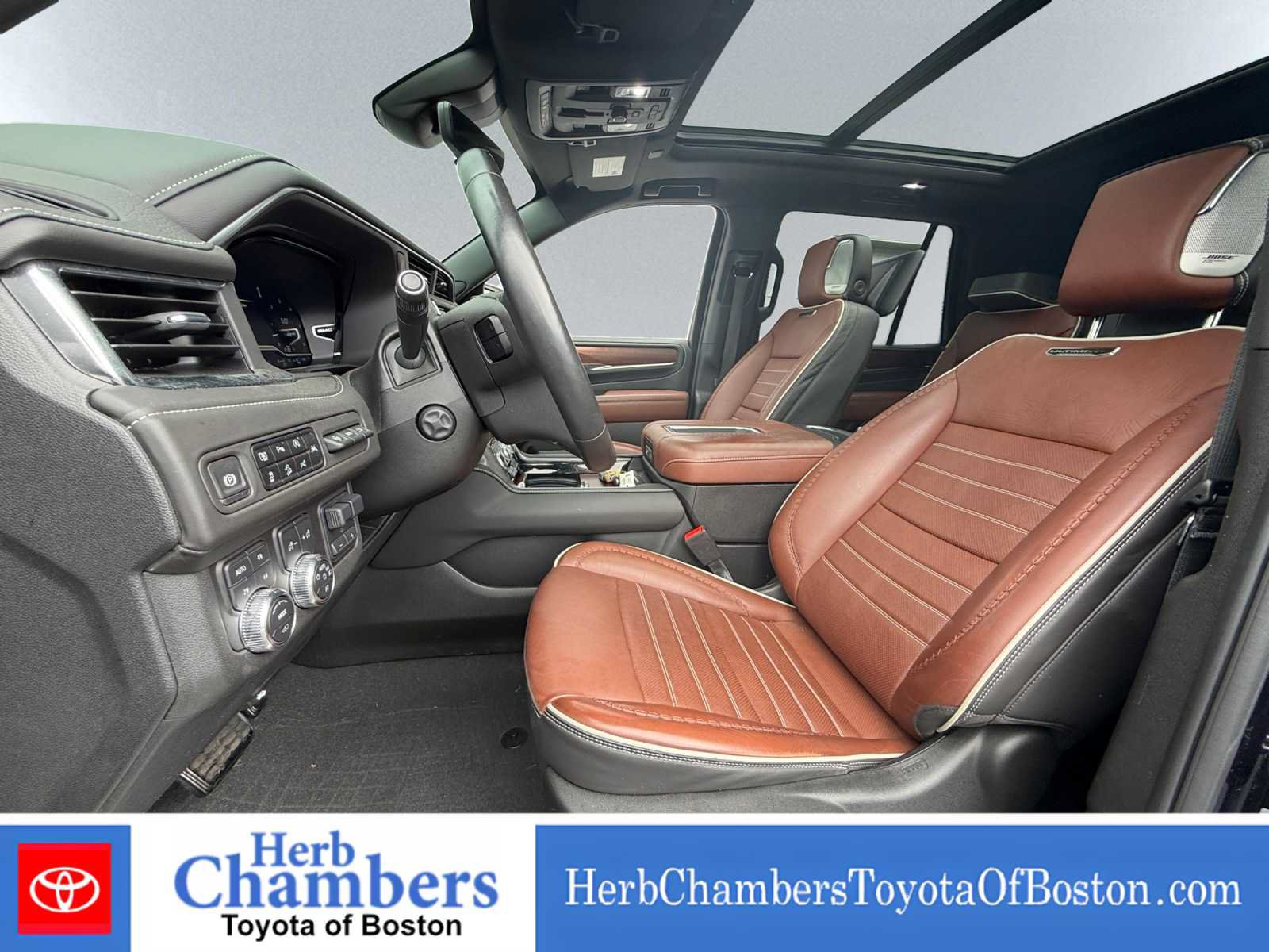 Used 2024 GMC Yukon Denali Ultimate AWD/4WD image 7