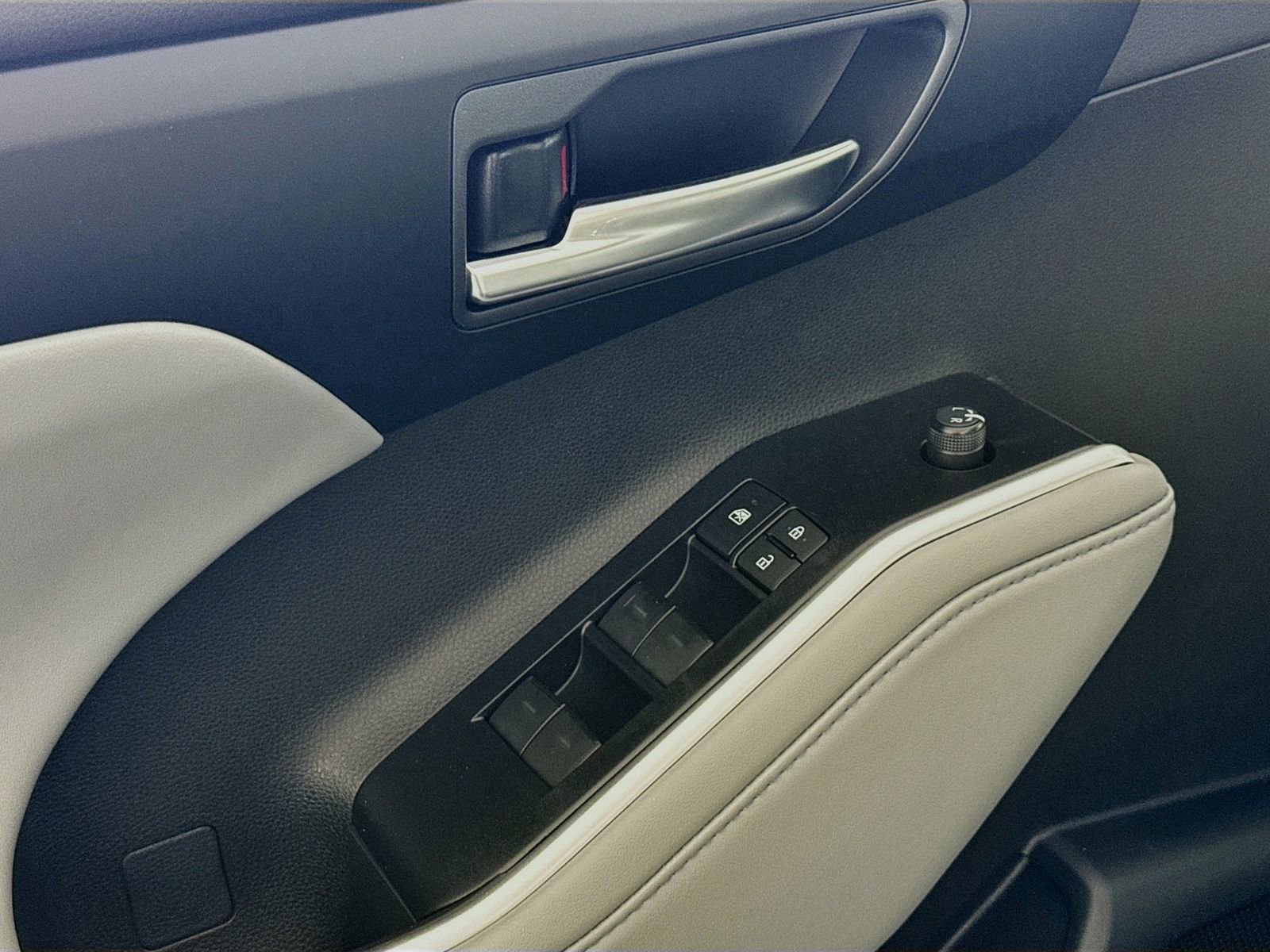 Certified 2025 Toyota Highlander XLE AWD/4WD image 12