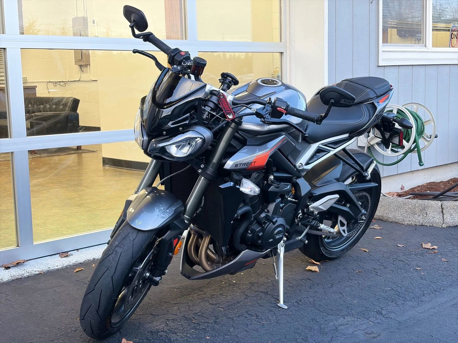 Used 2023 Nissan Rogue image 3