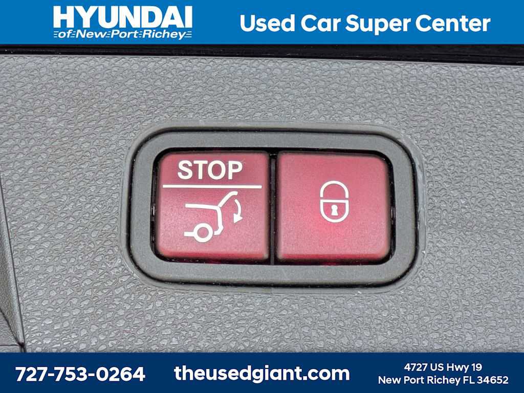 Used 2014 Mercedes-Benz GLK 350 4MATIC image 13