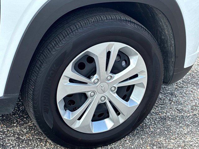 Used 2026 Chevrolet Trax LS FWD image 16