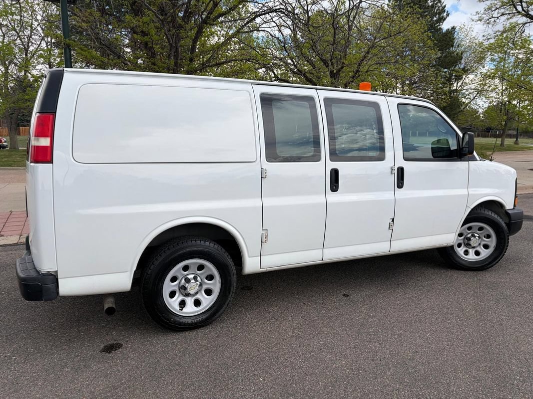 Used 2012 Chevrolet Express 1500 AWD image 4