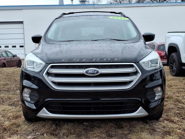 Used 2017 Ford Escape SE w/ Equipment Group 201A image 2