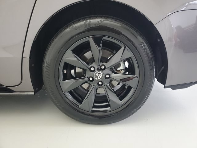 Used 2022 Toyota Sienna XSE w/ XSE Plus Package AWD/4WD image 11