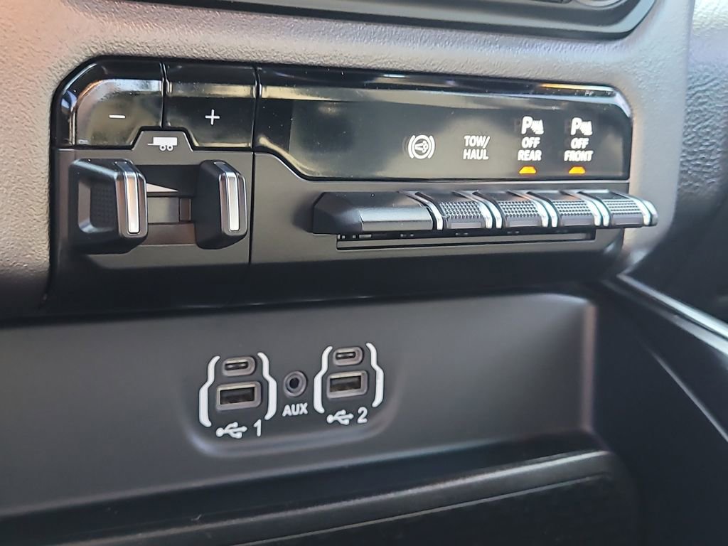 Used 2019 RAM 2500 Big Horn image 25