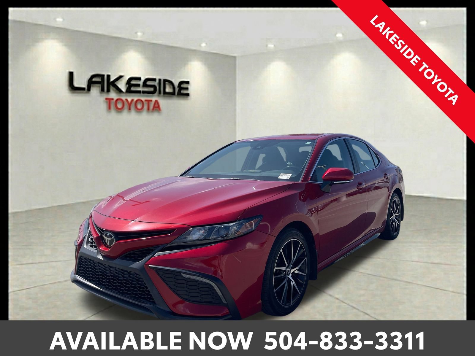 Used 2022 Toyota Camry SE FWD image 1