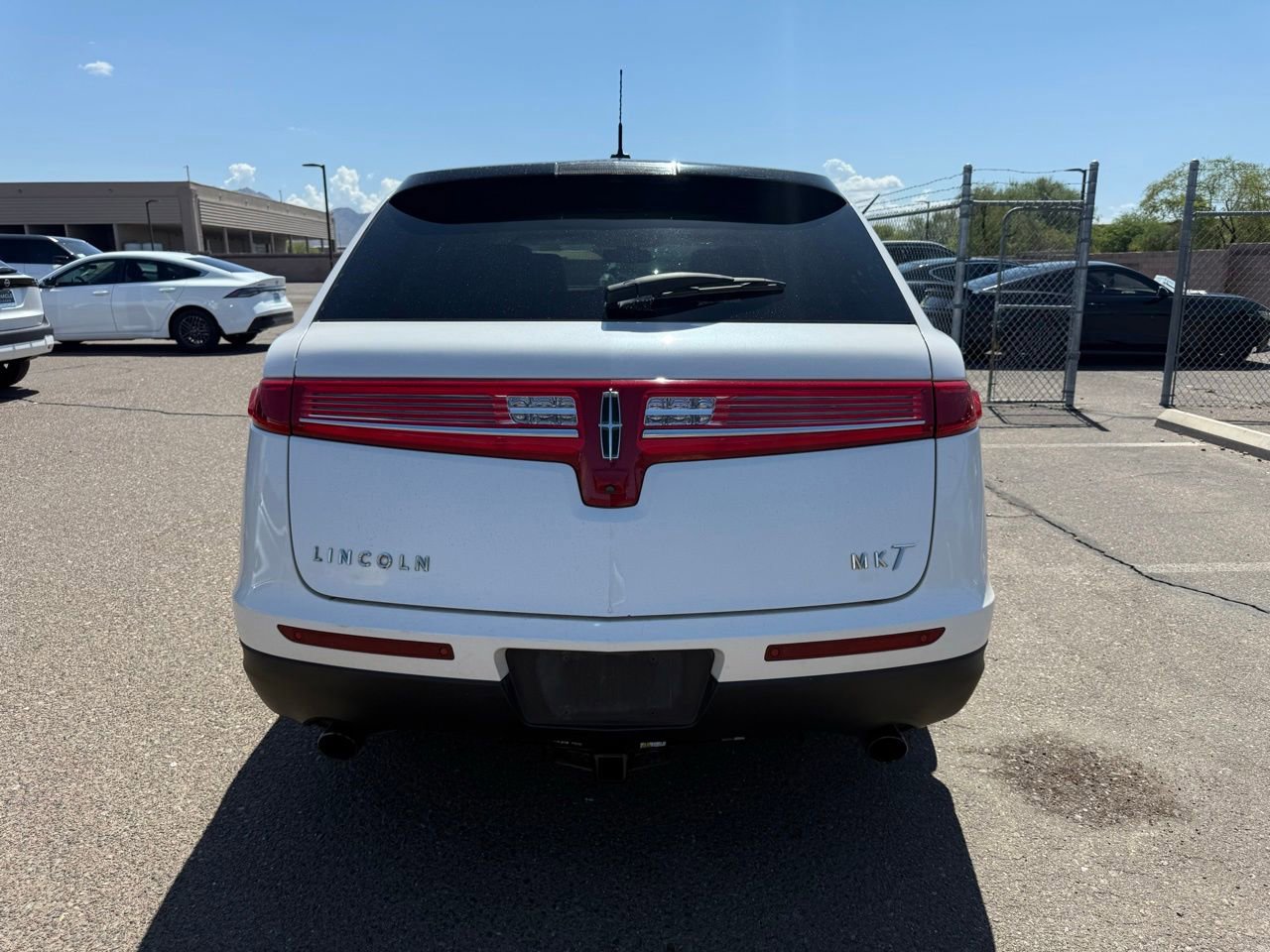 Used 2019 Lincoln MKT AWD image 6