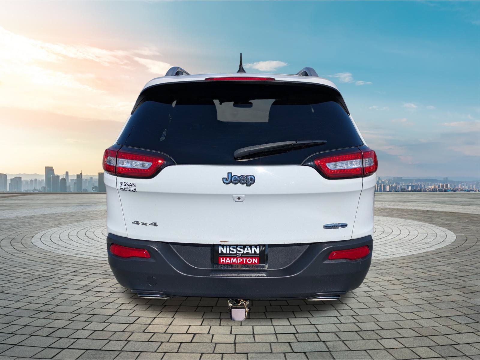 Used 2015 Jeep Cherokee Latitude w/ Cold Weather Group AWD/4WD image 6