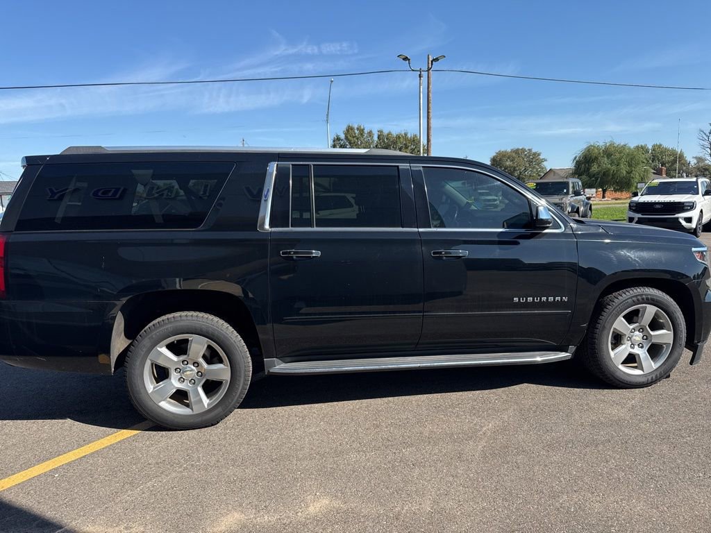 Used 2018 Chevrolet Suburban Premier image 4