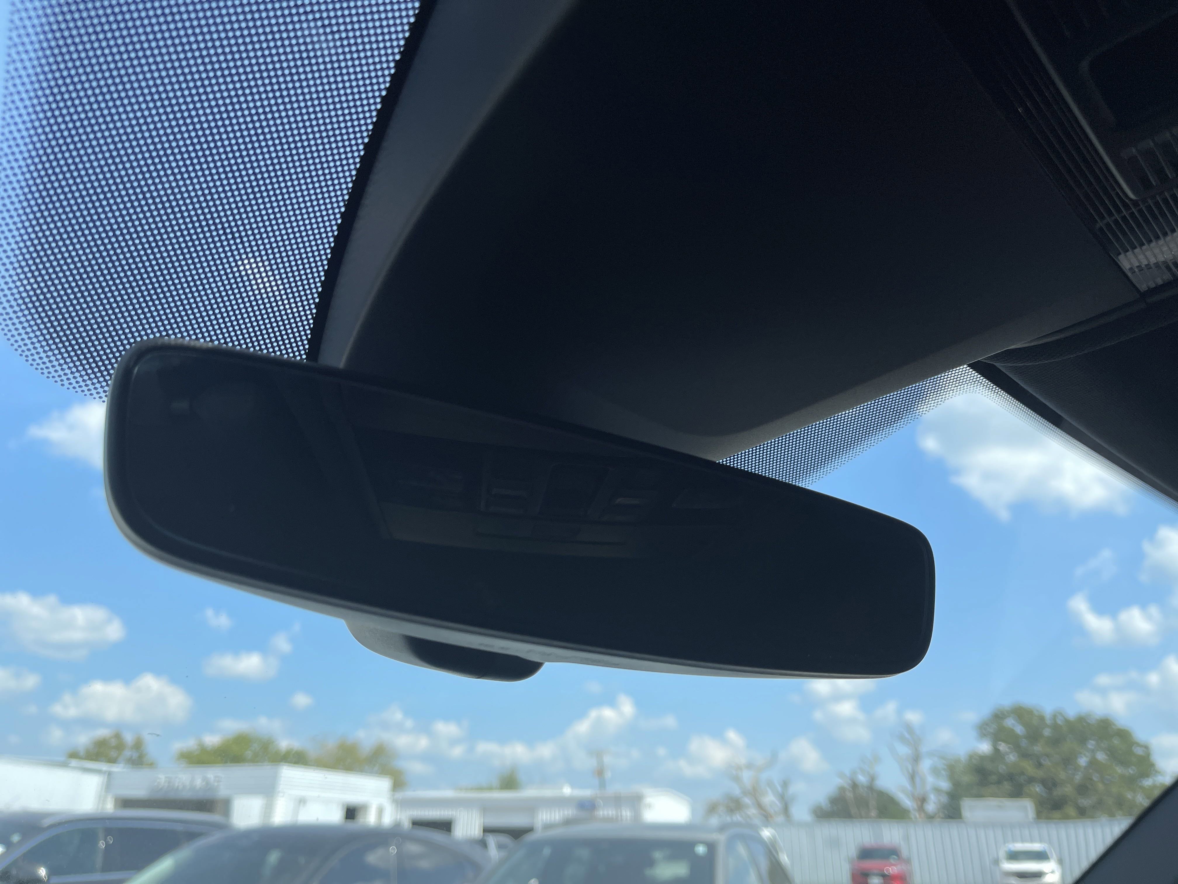 Used 2020 Volkswagen Atlas Cross Sport SEL image 33