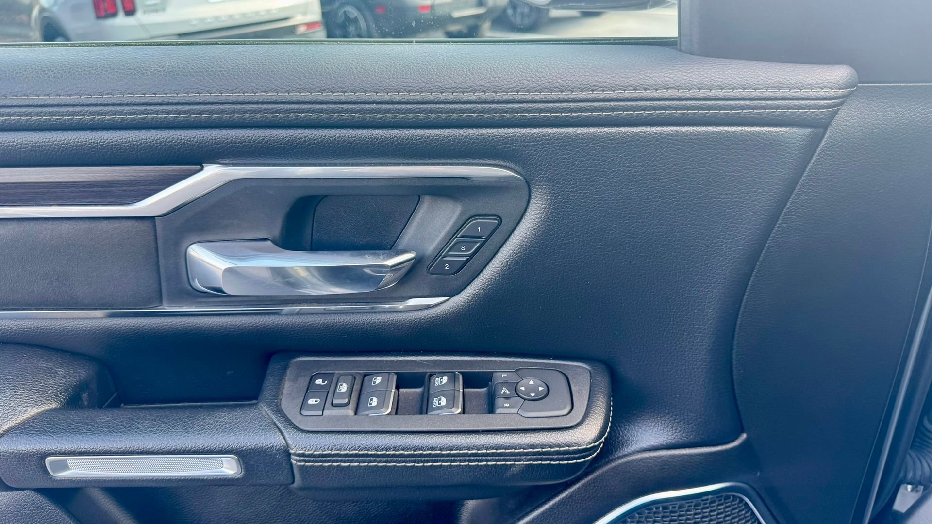 Used 2025 RAM 1500 Laramie image 35