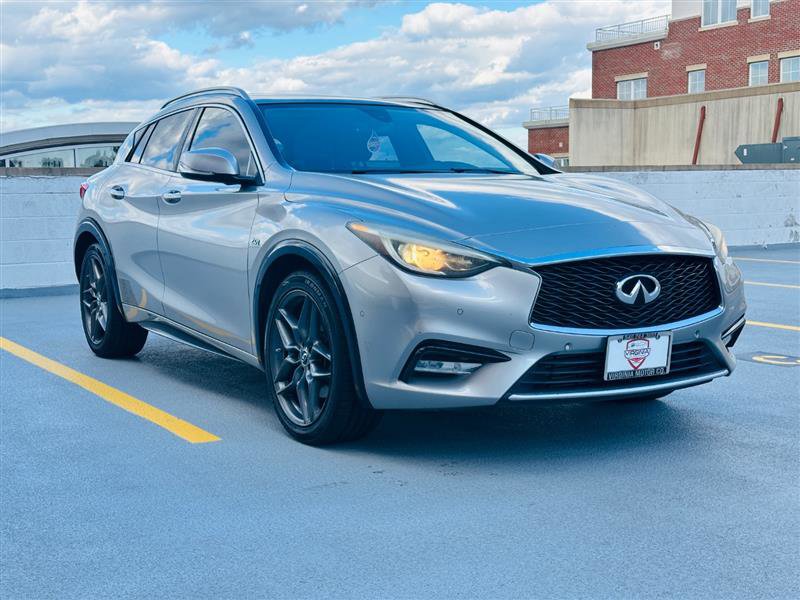 Used 2017 INFINITI QX30 Premium w/ Navigation Package image 4