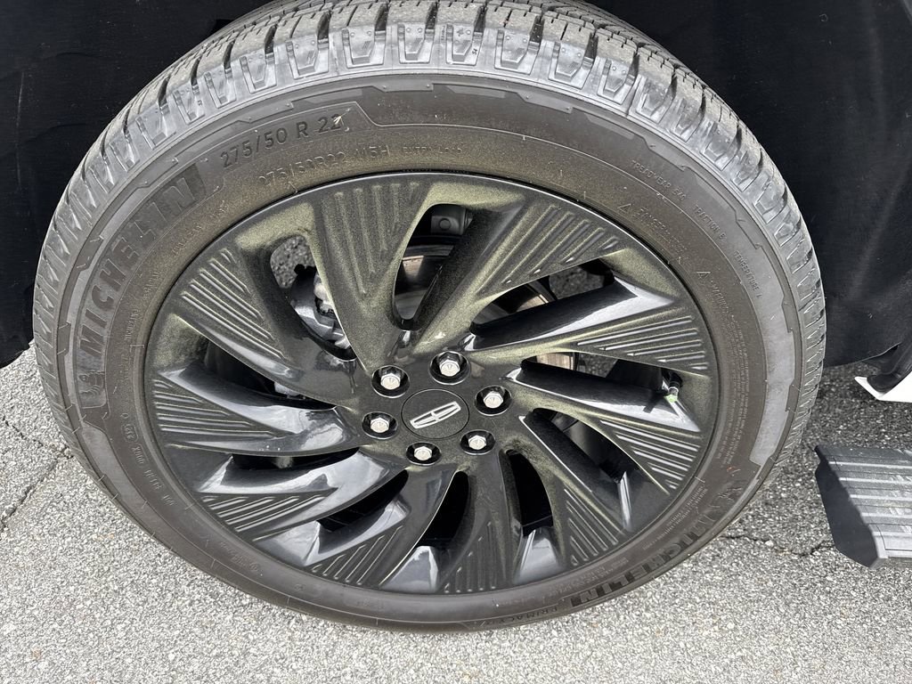Used 2025 Lincoln Navigator Reserve w/ Jet Appearance Package image 17