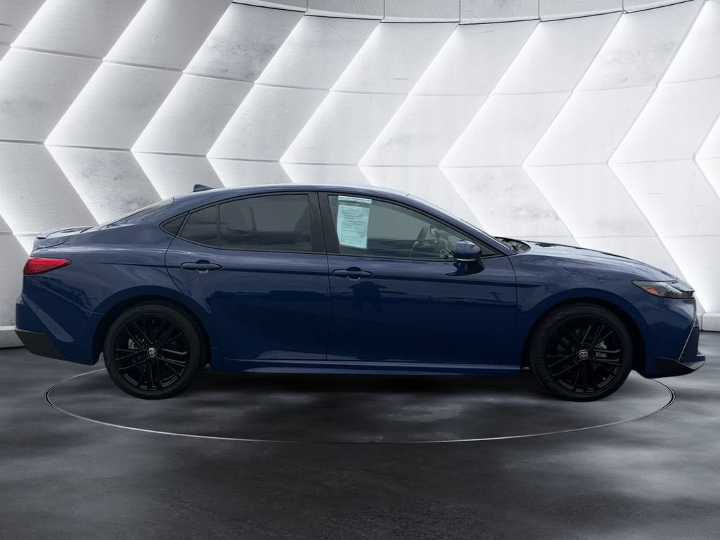 Used 2025 Toyota Camry SE FWD image 6