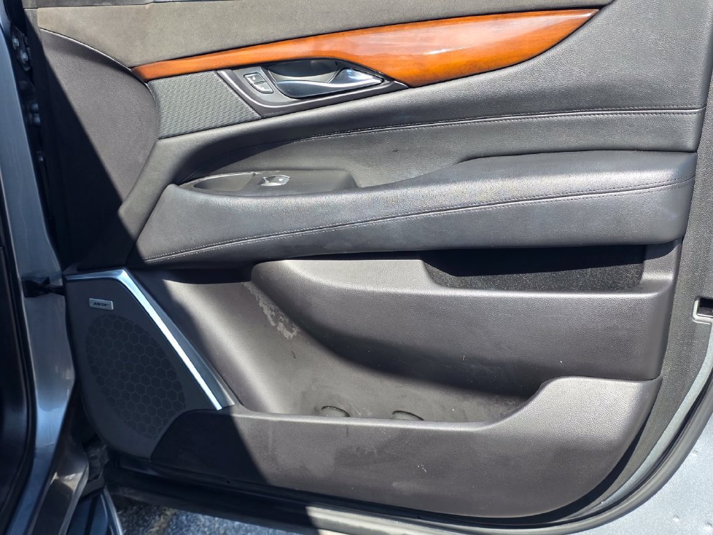 Used 2020 Cadillac Escalade Luxury RWD image 26