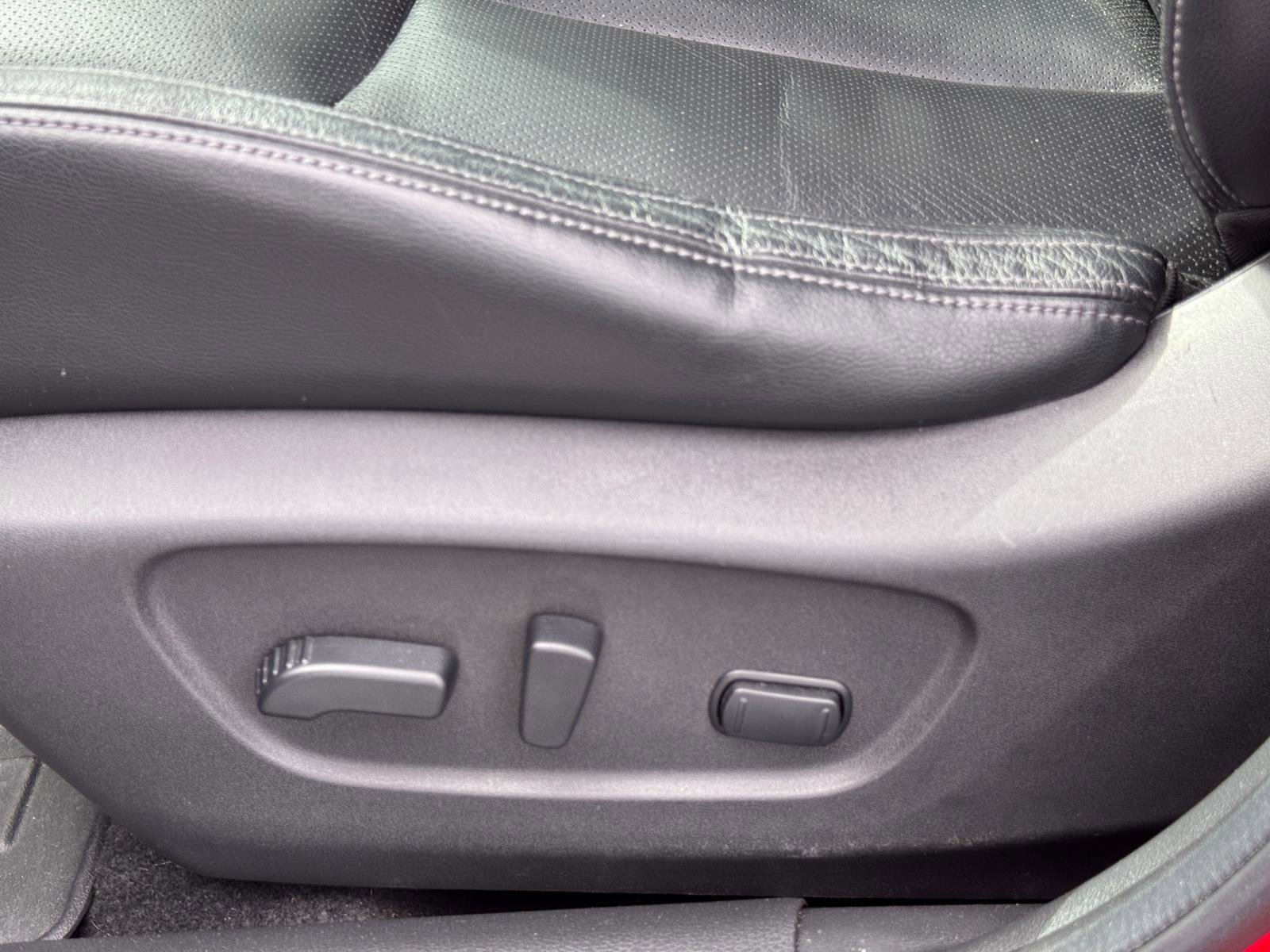 Used 2018 Nissan Rogue Sport SL w/ SL Premium Package image 13