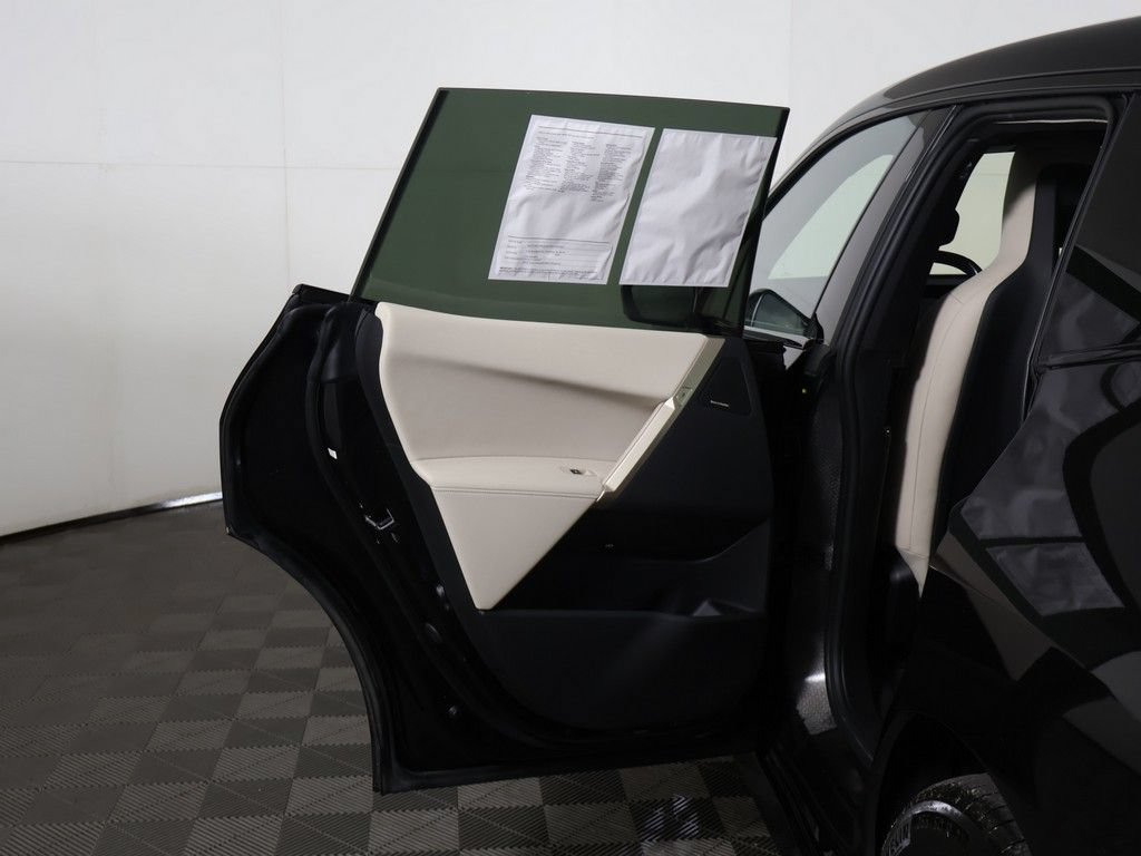 Used 2024 BMW iX xDrive50 w/ Premium Package AWD/4WD image 24