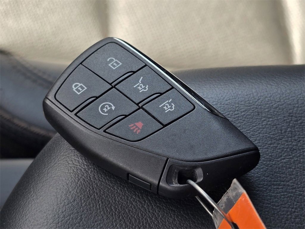 Used 2024 Chevrolet Suburban High Country image 33