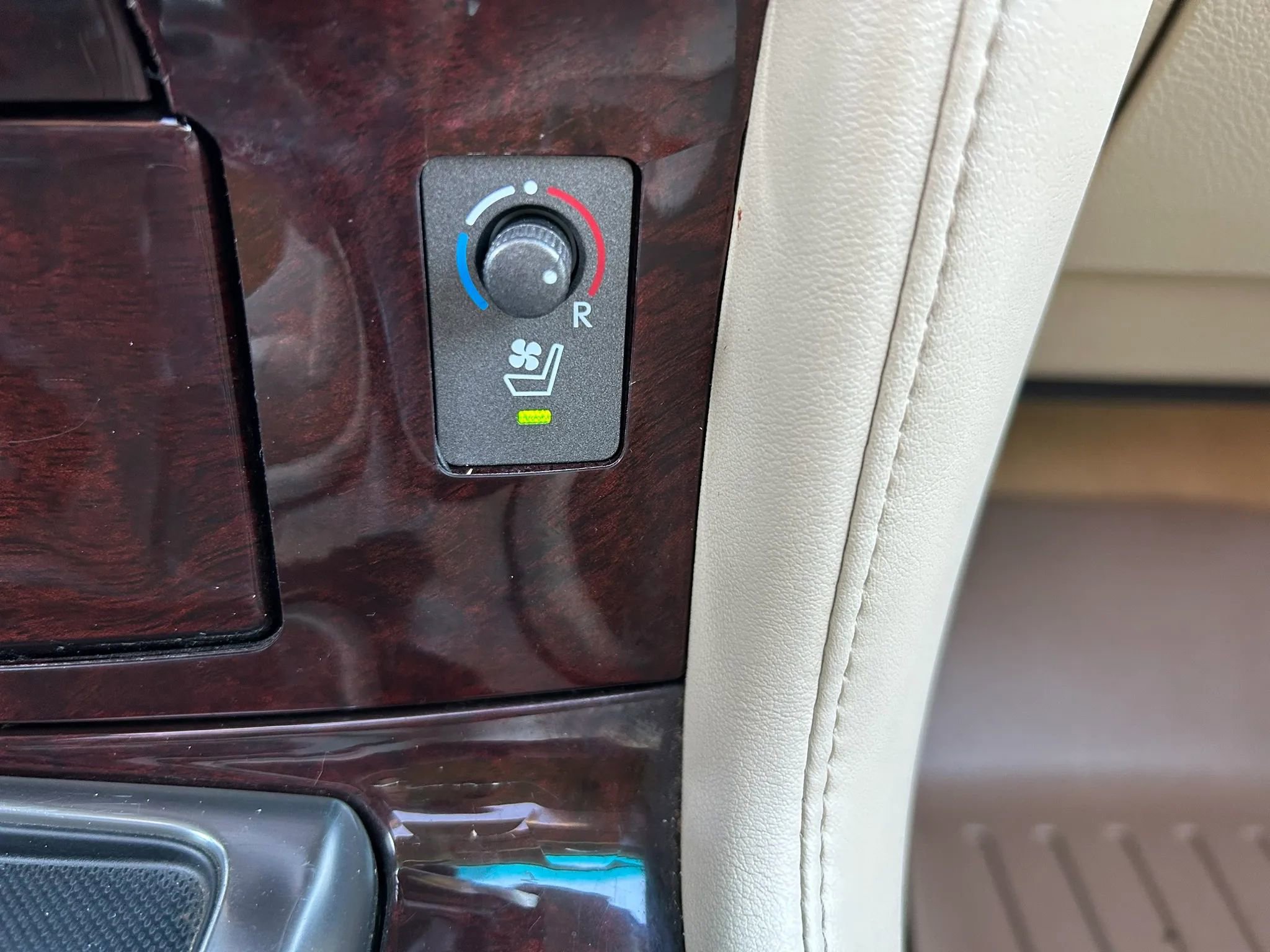 Used 2010 Lexus LX 570 LX 570 Sport Utility 4D image 61