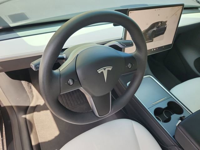 Used 2024 Tesla Model Y Performance image 10