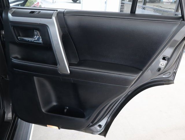 Used 2017 Toyota 4Runner SR5 Premium image 43