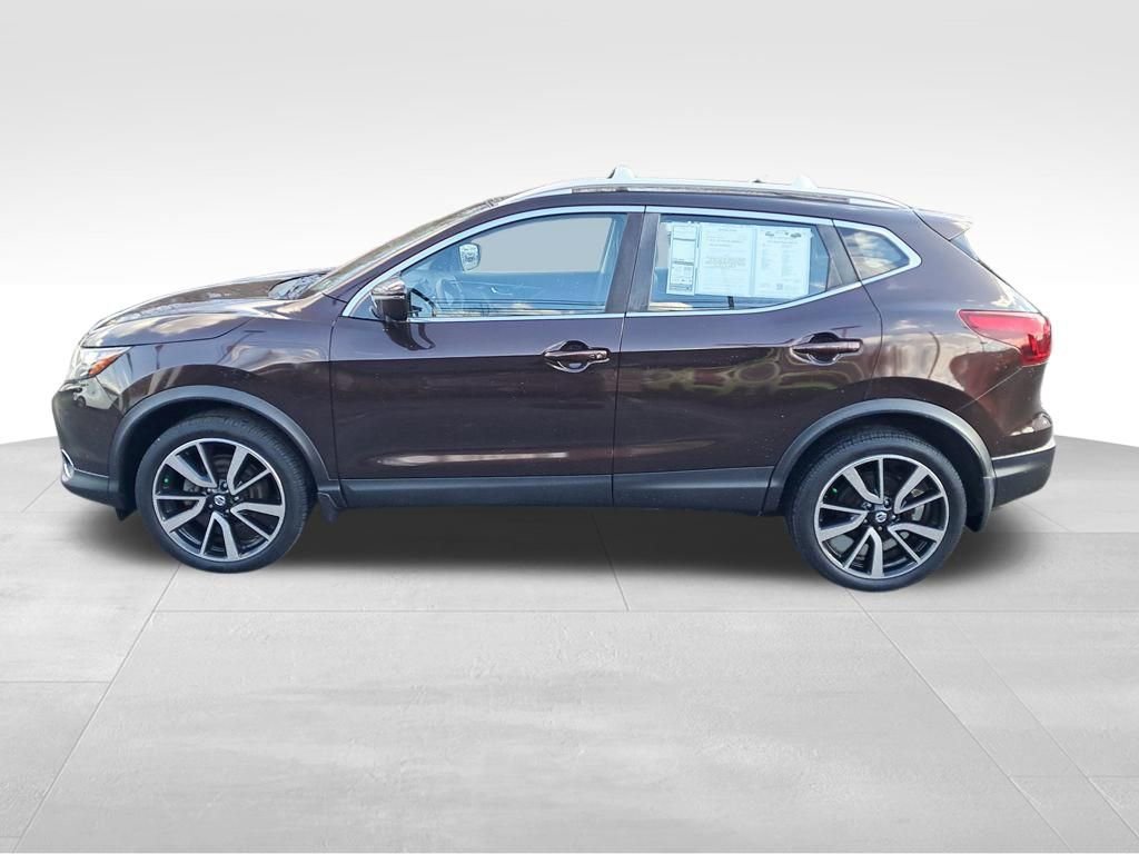 Used 2017 Nissan Rogue Sport SL w/ SL Premium Package image 2