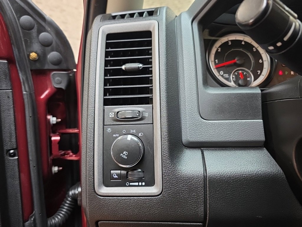 Used 2017 RAM 1500 Express image 24