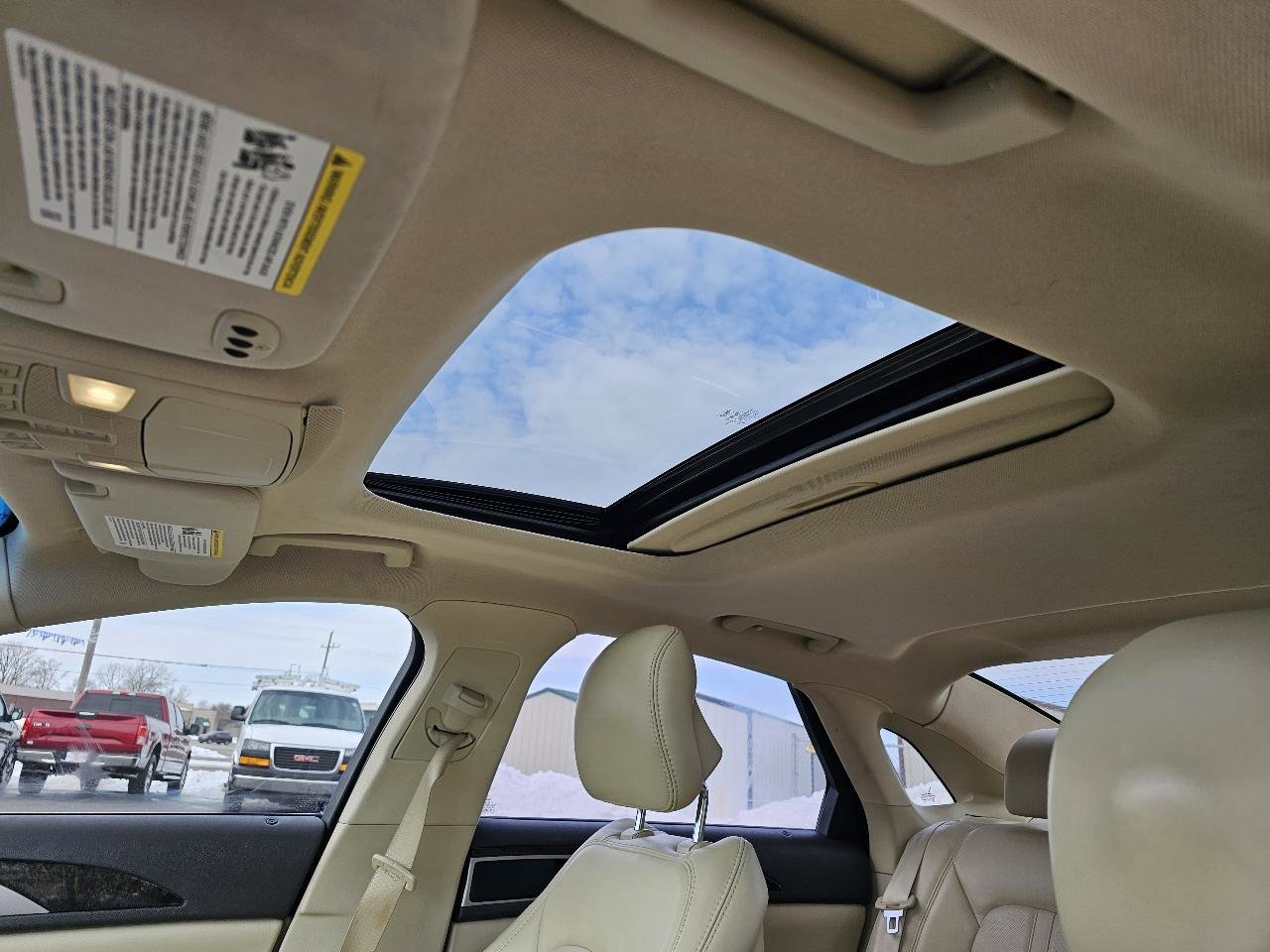 Used 2014 Lincoln MKZ image 9