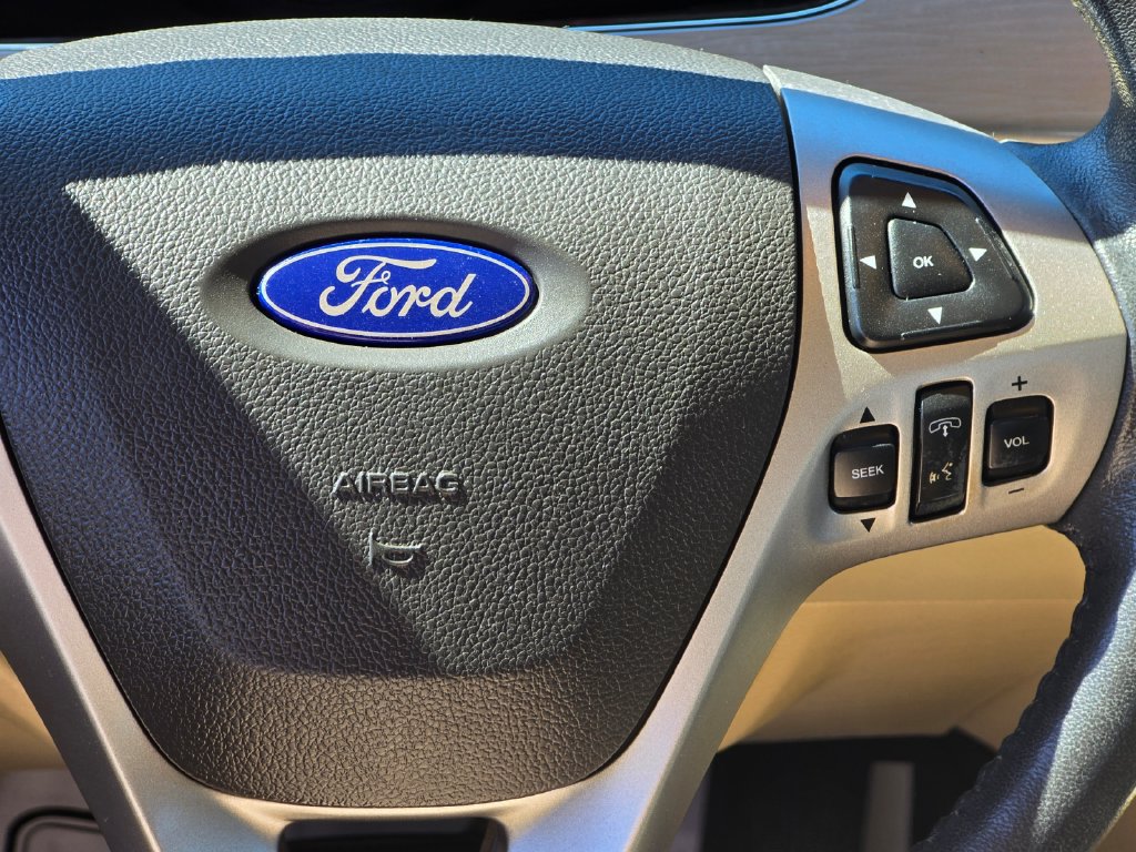 Used 2015 Ford Taurus SEL w/ Equipment Group 201A FWD image 16
