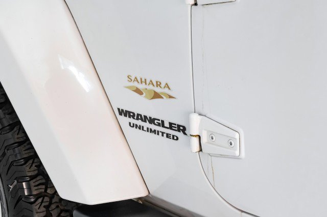 Used 2015 Jeep Wrangler Unlimited Sahara w/ Connectivity Group image 43