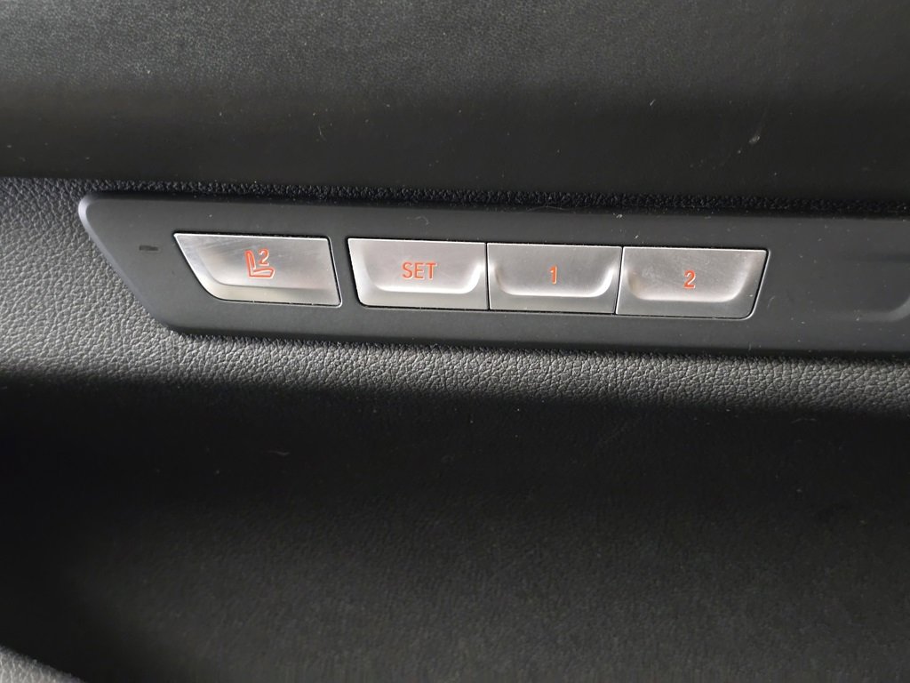 Used 2016 BMW 750i xDrive image 14