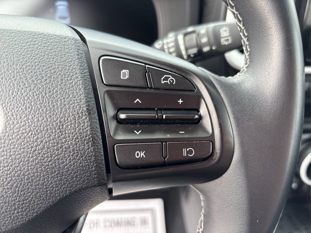 Certified 2023 Hyundai Venue Limited w/ Cargo Package image 31