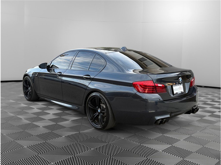 Used 2016 BMW M5 image 4