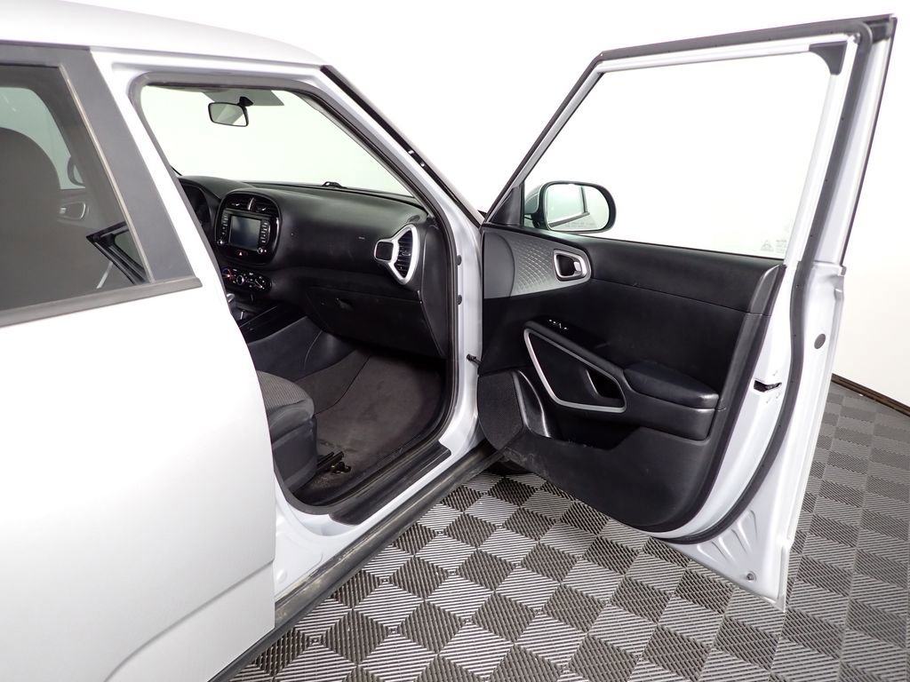 Used 2020 Kia Soul LX image 29