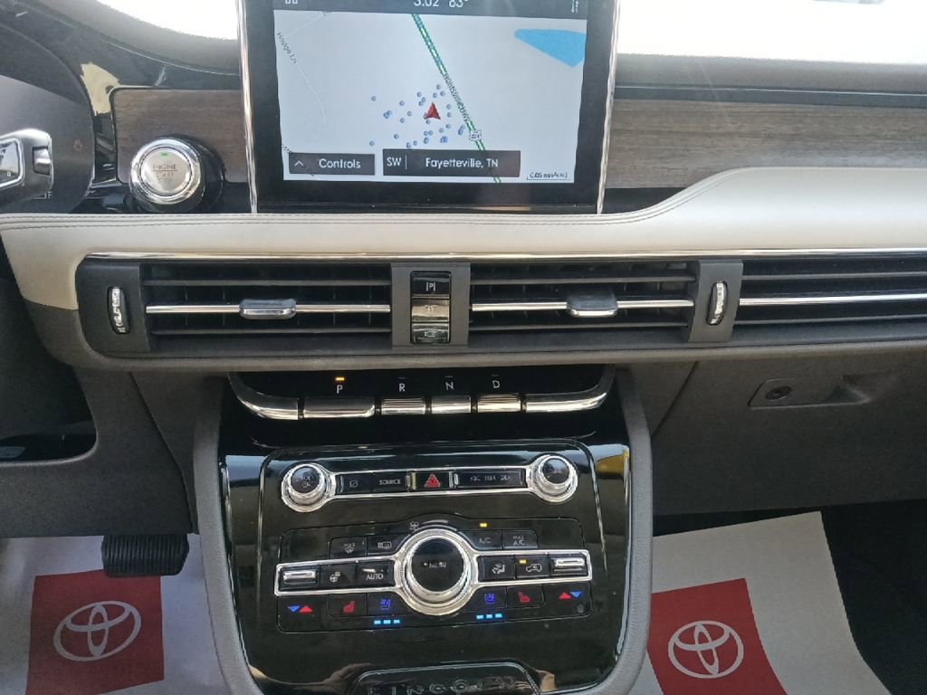 Used 2021 Lincoln Corsair Reserve w/ Equipment Group 201A image 21