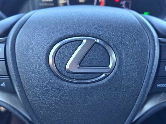 Used 2020 Lexus UX 200 w/ Premium Package FWD image 24