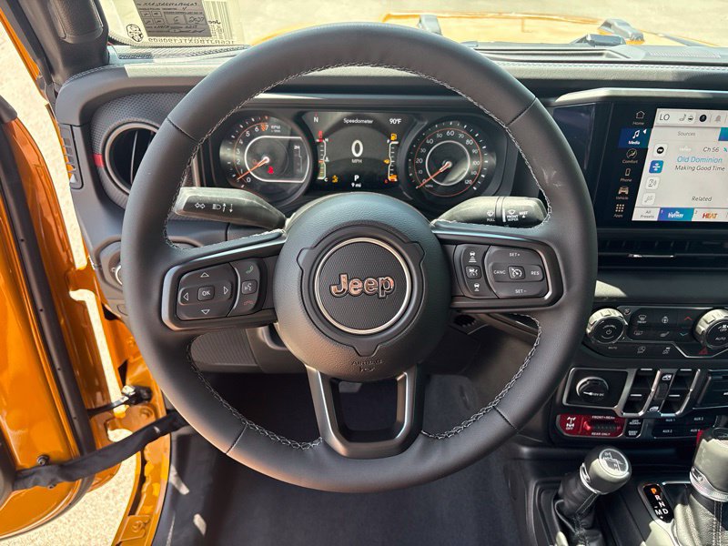 New 2026 Jeep Gladiator Rubicon w/ Steel Power Dome Hood Package AWD/4WD image 24