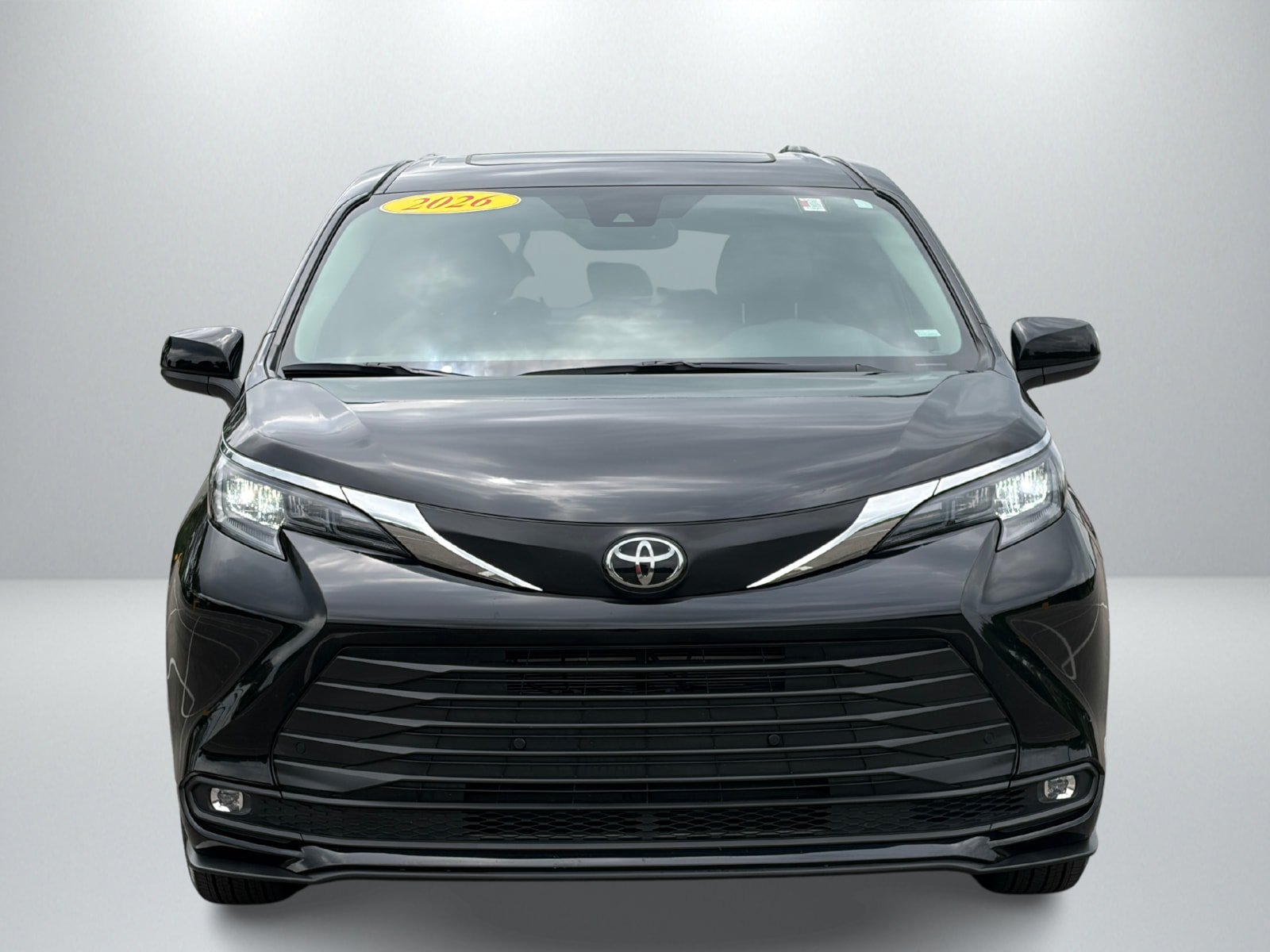 Used 2026 Toyota Sienna XLE FWD image 8