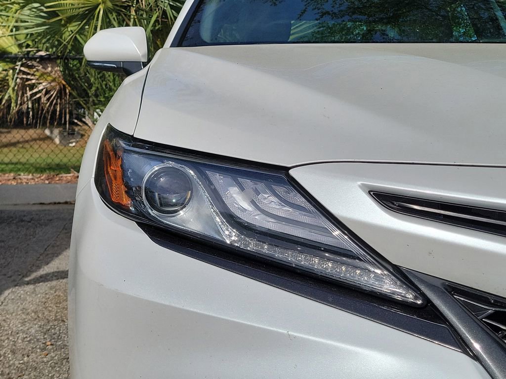Used 2023 Toyota Camry XSE image 6