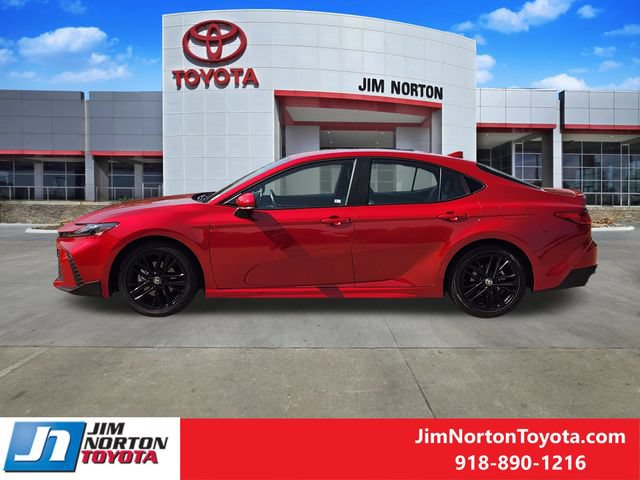 Used 2025 Toyota Camry SE FWD image 4